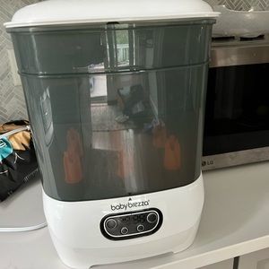 Baby Brezza bottle sterilizer and dryer